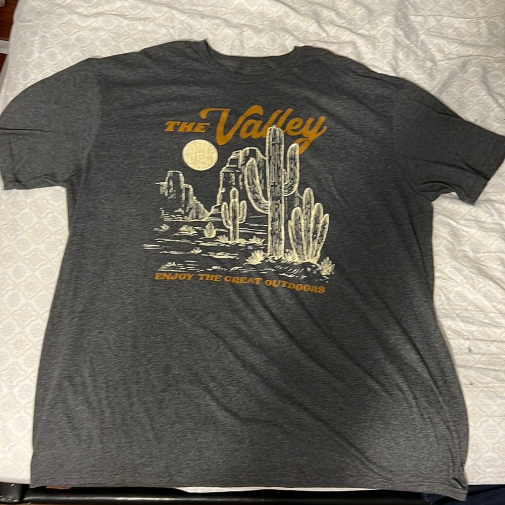 T- shirt : worn once
